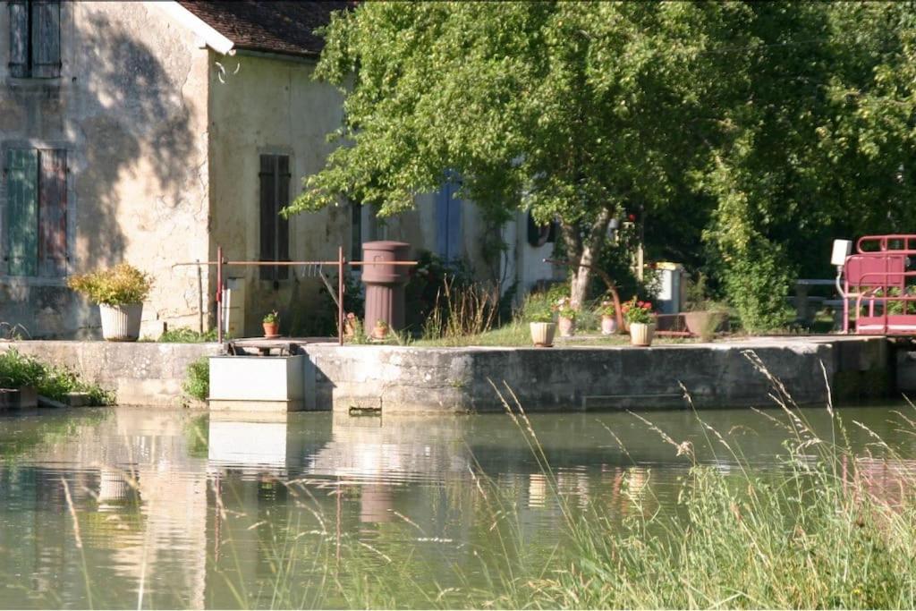 Flee  Belle Maison En Bourgogne - Auxois - Morvan מראה חיצוני תמונה